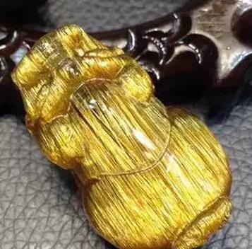属鼠本命年戴珊瑚玉(属鼠的人佩戴什么玉最好)