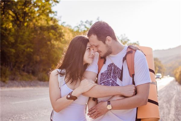 双子女喜欢你的表现 双子座女生习惯试探喜欢的人