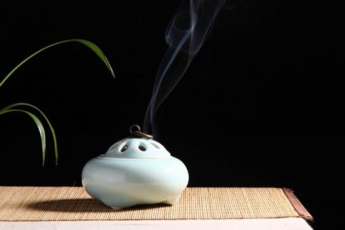 香炉里面放什么最好 放什么旺财