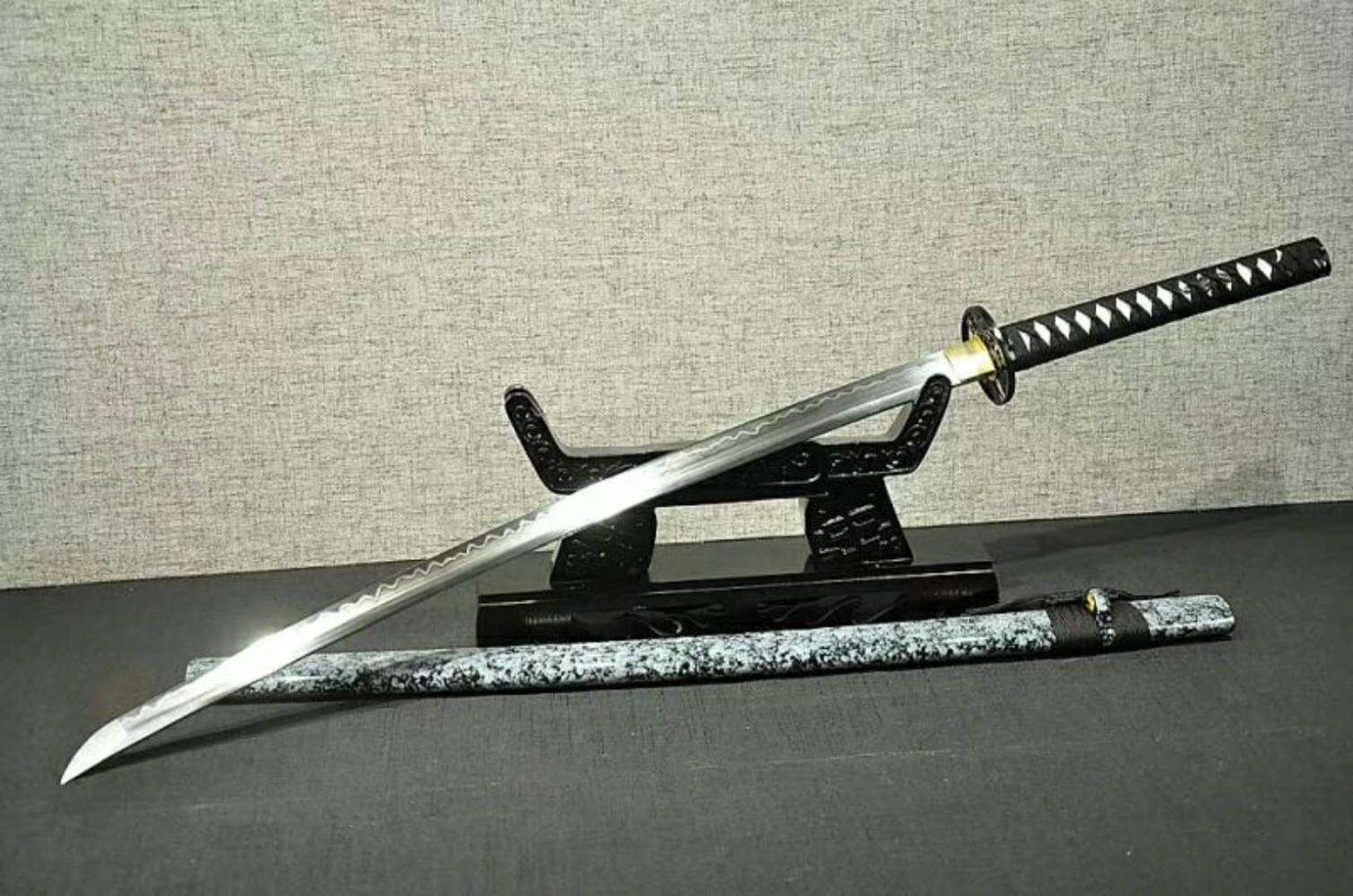 关于居家环境摆放武士刀的风水禁忌