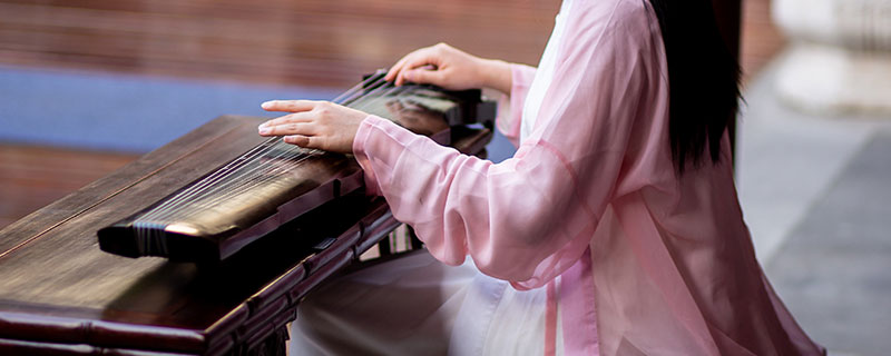 男人梦见穿的女人的衣服什么意思 男人梦见穿的女人的衣服好不好