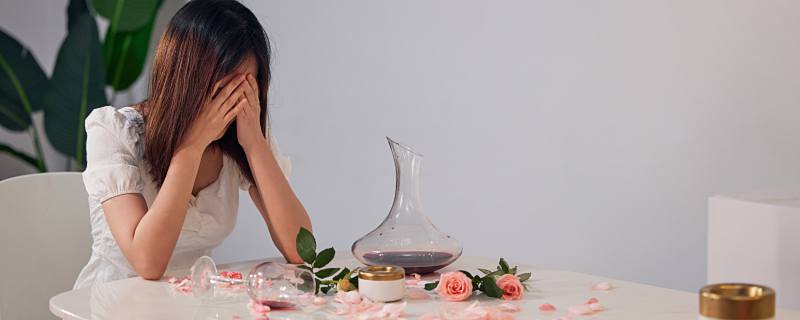 梦到为逝去的亲人烧冥钱是什么意思 梦到为逝去的亲人烧冥钱是什么征兆