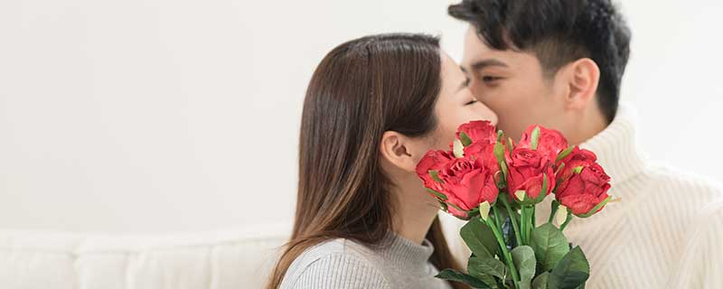 梦见送花给女人被打有什么预兆 梦到送花给女人被打预示什么