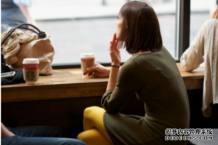 你说谎时会有什么小动作呢