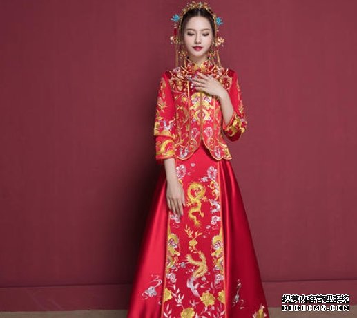 心理学:凭直觉,你喜欢哪套龙凤褂?秒测你是奴隶命还是公主