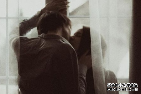 测你吸引异性注意力的方法是什么
