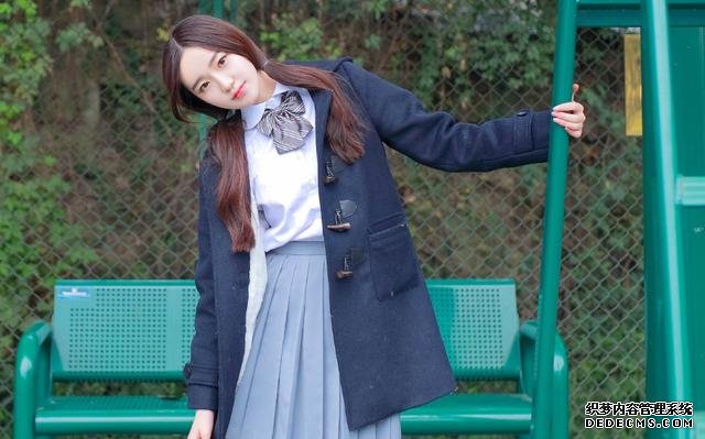 生活中你会选择和心机婊相处还是单纯人相处呢?