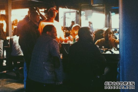 你笑容的背后是否隐藏着悲伤?测你有微笑抑郁症吗