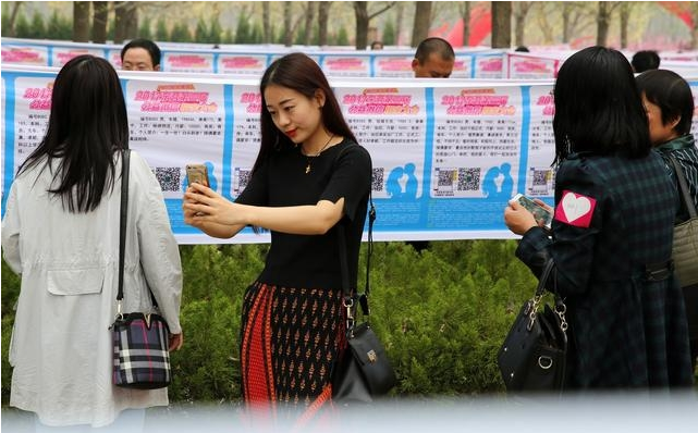 八字预测师教你用八字看姻缘，正缘何时出现？方位、样貌都可