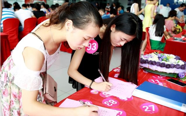 八字预测师教你用八字看姻缘，正缘何时出现？方位、样貌都可