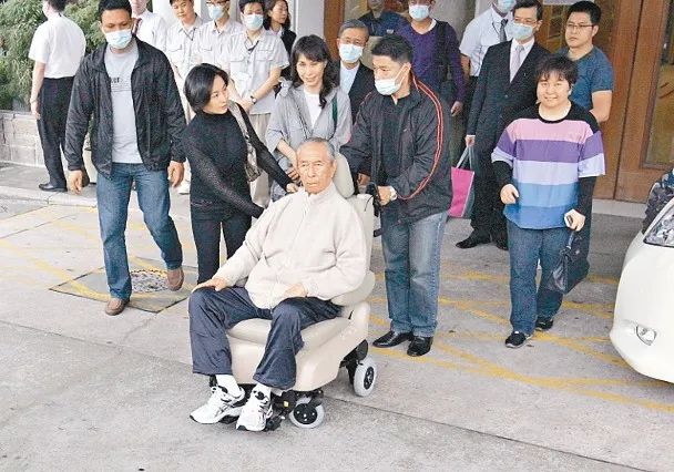 赌王何鸿燊去世：何鸿燊为何熬不过2020年？八字命理给你答案！