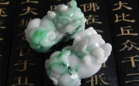 时上伤官坐正印，伤官配正印在时柱的女人！
