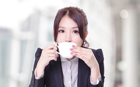 金水伤官女命适合什么职业
