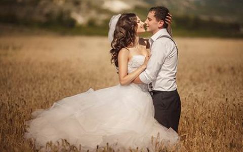 乙木男的最佳婚配 乙木男和丁火女相配吗