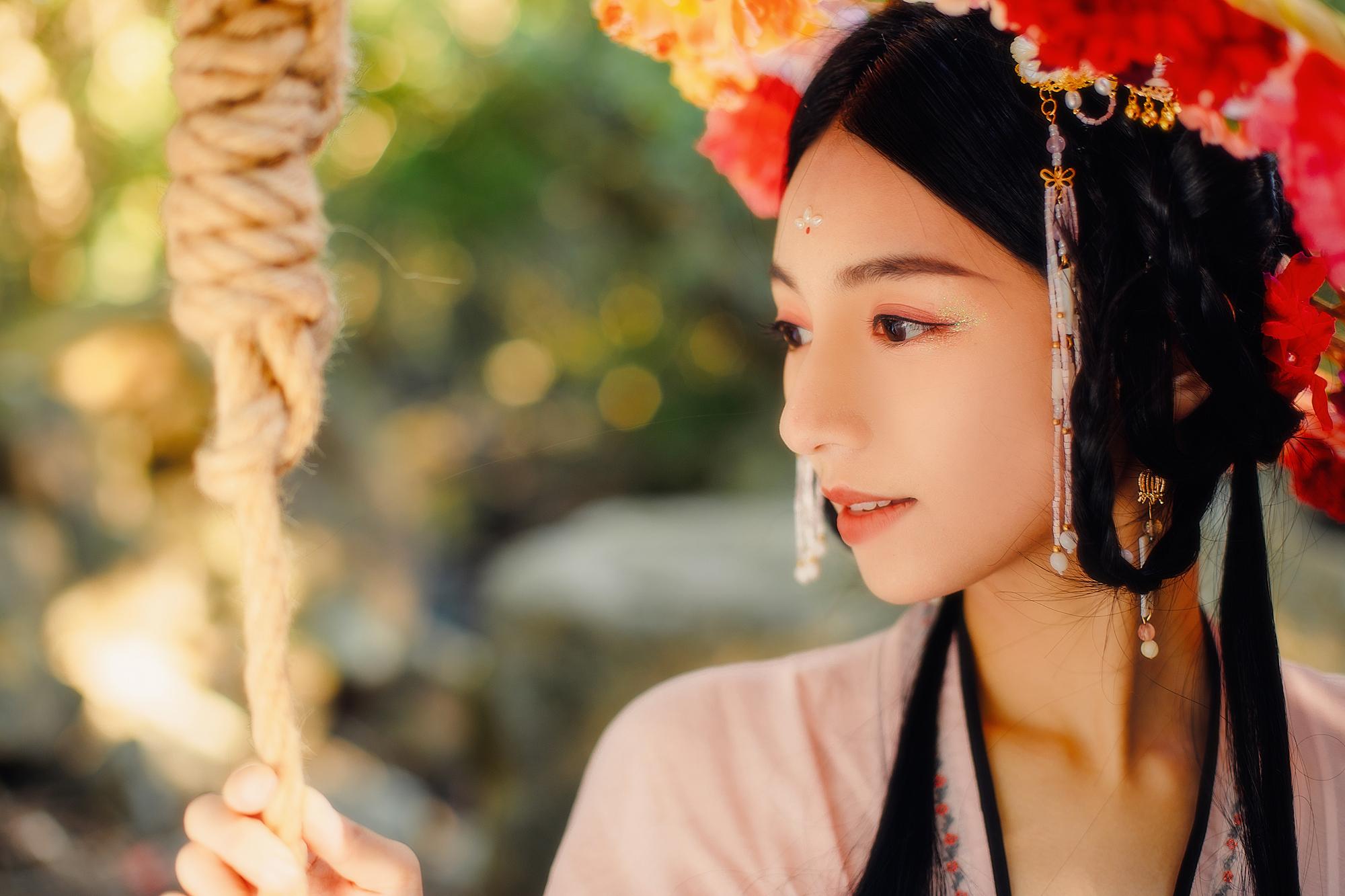 怎样解读长在鼻梁上的痣 留意鼻子的面相
