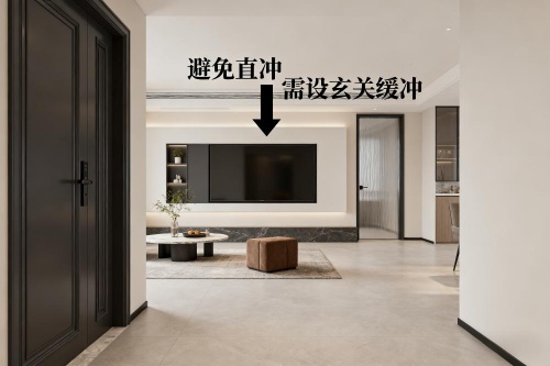 进门看见沙发好还是电视背景墙好