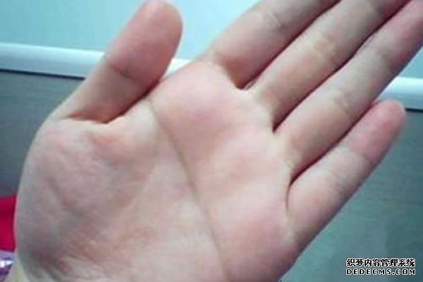 宝手相大全：断掌的女人命运如何？