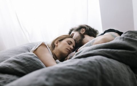 属鼠女一旦跟你睡过后的表现