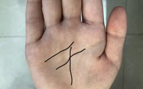 有钱的手相：手握“千字纹”，富贵千千万！