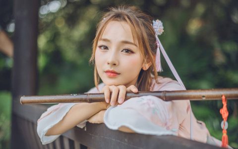 手相分析：感情线断开成两条有什么寓意吗？