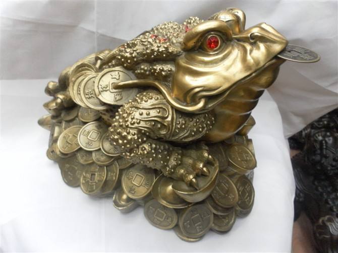 家里招财摆件放什么好 金蟾摆件很不错