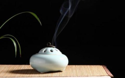 香炉里面放什么最好 放什么旺财