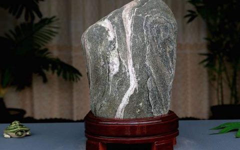 家中石头摆放哪里风水最好 摆放大门边