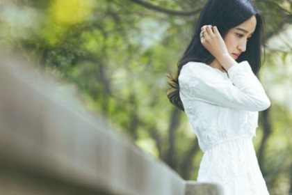 处女女深爱一个人表现形式