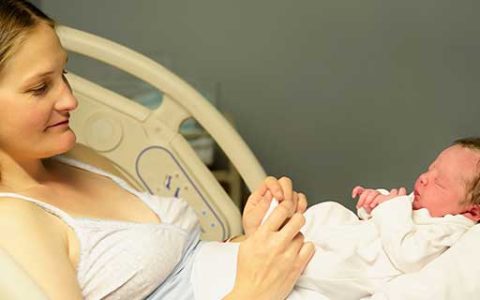 男人梦到女朋友生孩子什么意思 男人梦到女朋友生孩子预示什么