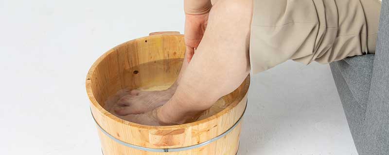 男人梦到洗脚什么意思 男人梦到洗脚好不好