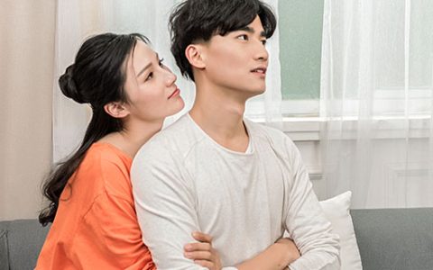男人梦见被女人缠什么意思 男人梦见被女人缠预示什么