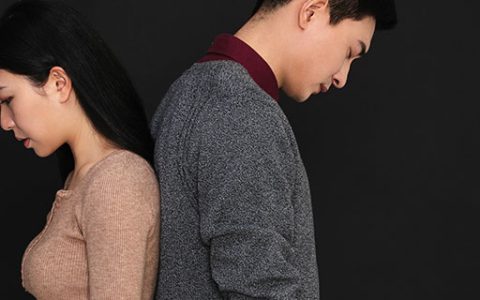 男人梦见老婆怀疑自己出轨有什么征兆 男人梦见老婆怀疑自己出轨预示什么