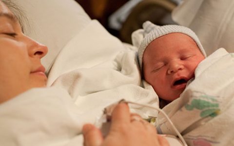 男人梦见老婆生了孩子什么意思 男人梦见老婆生了孩子预示什么