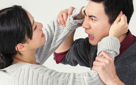 男人梦见和妻子打架什么意思 男人梦见和妻子打架预示什么