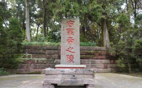 女人梦见墓碑好不好 女人梦见墓碑有什么预兆