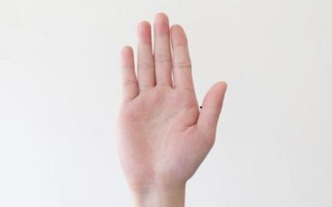 无名指比食指长的女人命运如何