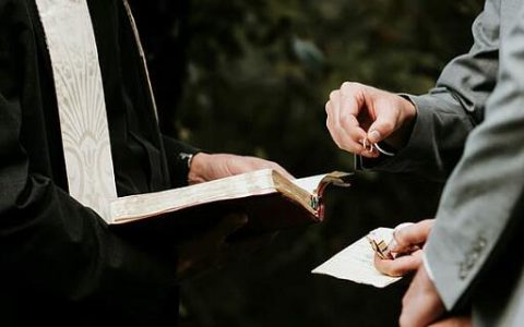 梦见宗教导师或传教士什么意思 梦见宗教导师或传教士预示什么