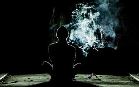 梦见被鬼上身什么意思 梦见被鬼上身预示什么