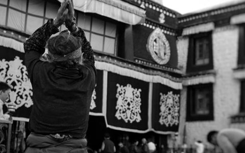 男人梦见去世的奶奶又活了什么意思 男人梦见去世的奶奶又活了预示什么