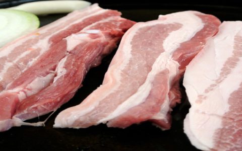 女人梦到好多生猪肉是什么意思 女人梦到好多生猪肉有什么预兆
