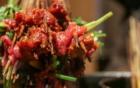 梦到吃牛肉什么意思 梦见吃牛肉有什么征兆
