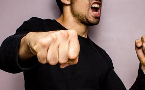 梦见虐待狂是什么意思 梦见虐待狂预示着什么