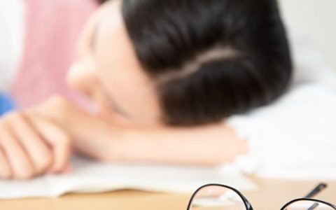 梦到邻居头发白了是什么意思 梦到邻居头发白了是怎么回事