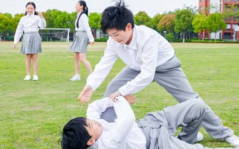 梦见吵架预示着什么 梦见吵架是什么意思