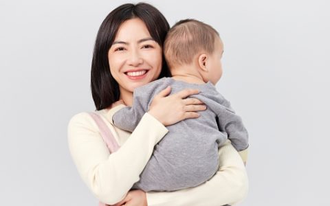 梦见抱着婴儿是什么意思 梦见抱着婴儿意味着什么