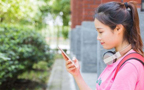 梦见头上长虱子的含义 梦见头上长虱子意味着什么