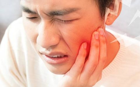 梦见牙齿碎了并吐出来好不好 梦见牙齿碎了并吐出来有啥征兆