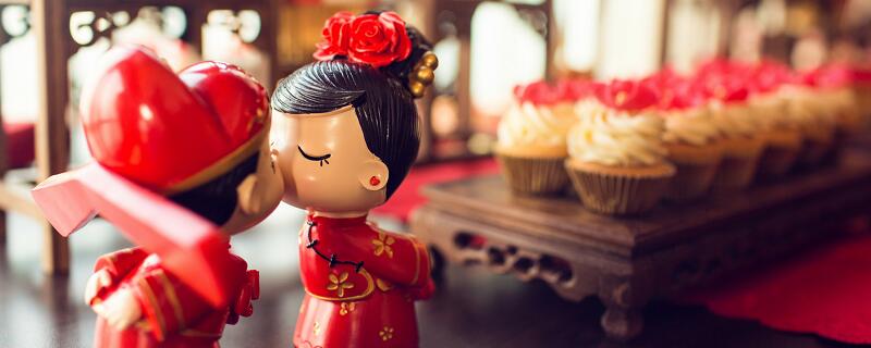 梦见穿红衣服结婚什么意思 梦见穿红衣服结婚预示什么
