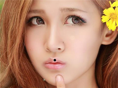 女人10处有痣是富贵痣，这些身体部位长痣代表财富！