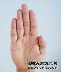 麻衣相法通过手相面相看财运